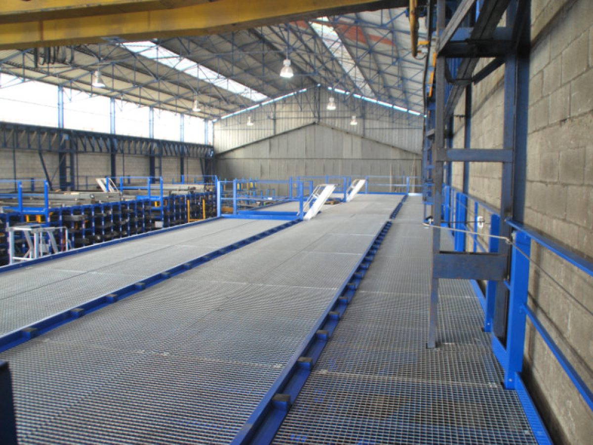 Sistema de almacenamiento de perfiles largos para acero
